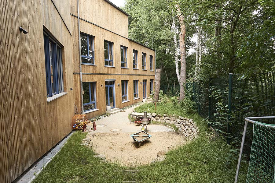 Wasser Matsch Bereich Hort Anne Frank Schule